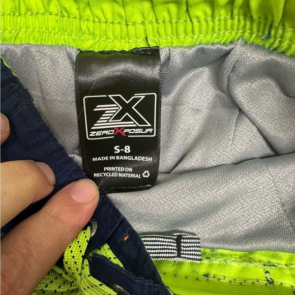 💥ZeroXposur Neon Green and Navy Swim Shorts Boys 8 - Picture 2 of 4